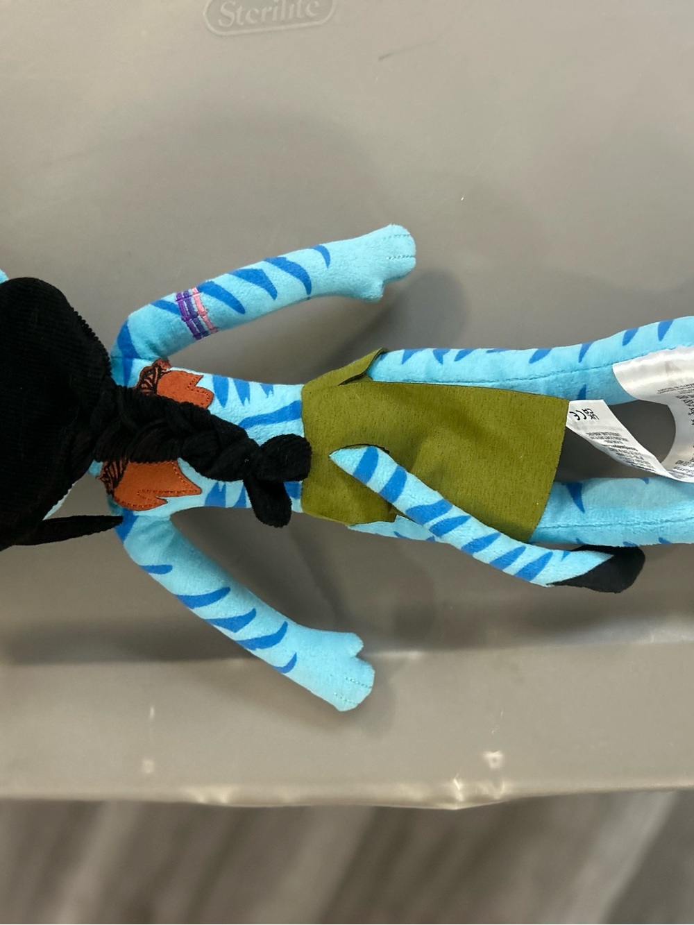 Disney Avatar Blue and Teal Na'vi Plush Doll - Yellow Eyes - Picture 3 of 4